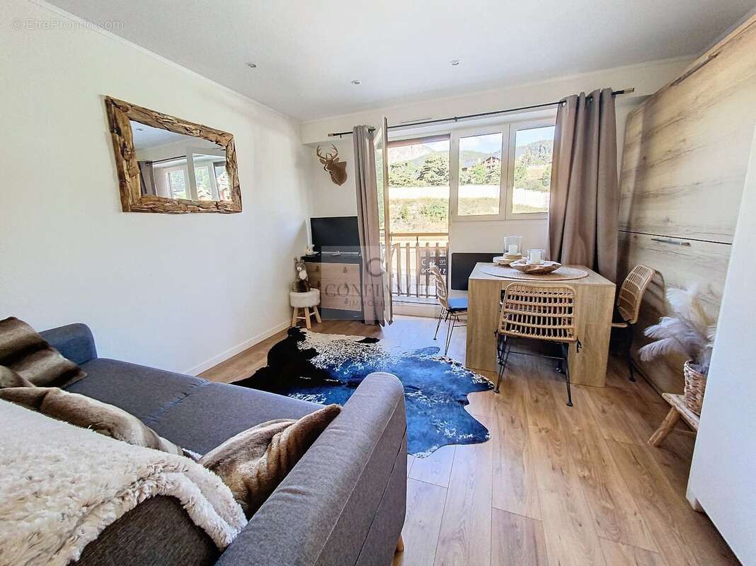 Appartement à SAINT-ETIENNE-DE-TINEE