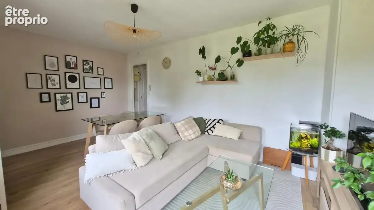 T4 rénové de 69.14 m², dernier étage, balcon, caves, parking - photo 4