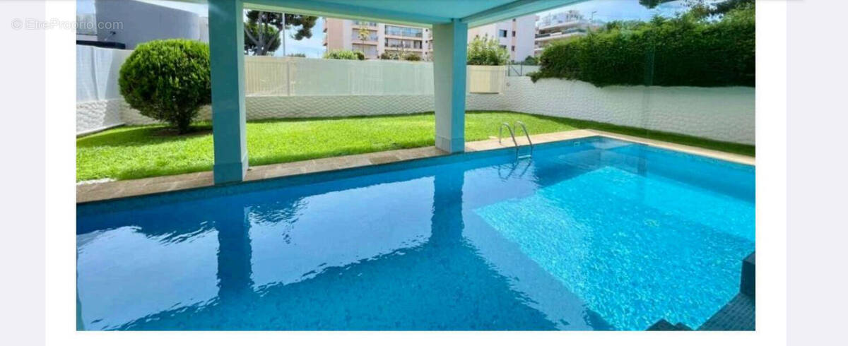 Appartement à SAINT-LAURENT-DU-VAR