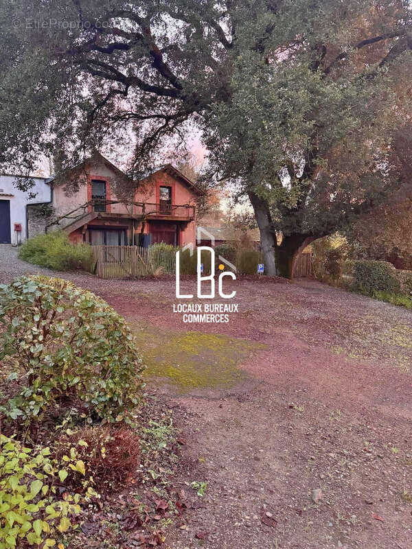 Commerce à LE CELLIER