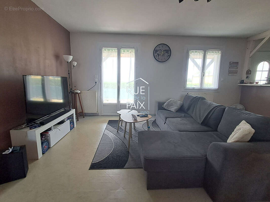 Maison sur sous-sol à Pleumartin Fonctionnelle et lumineuse ! - photo 3