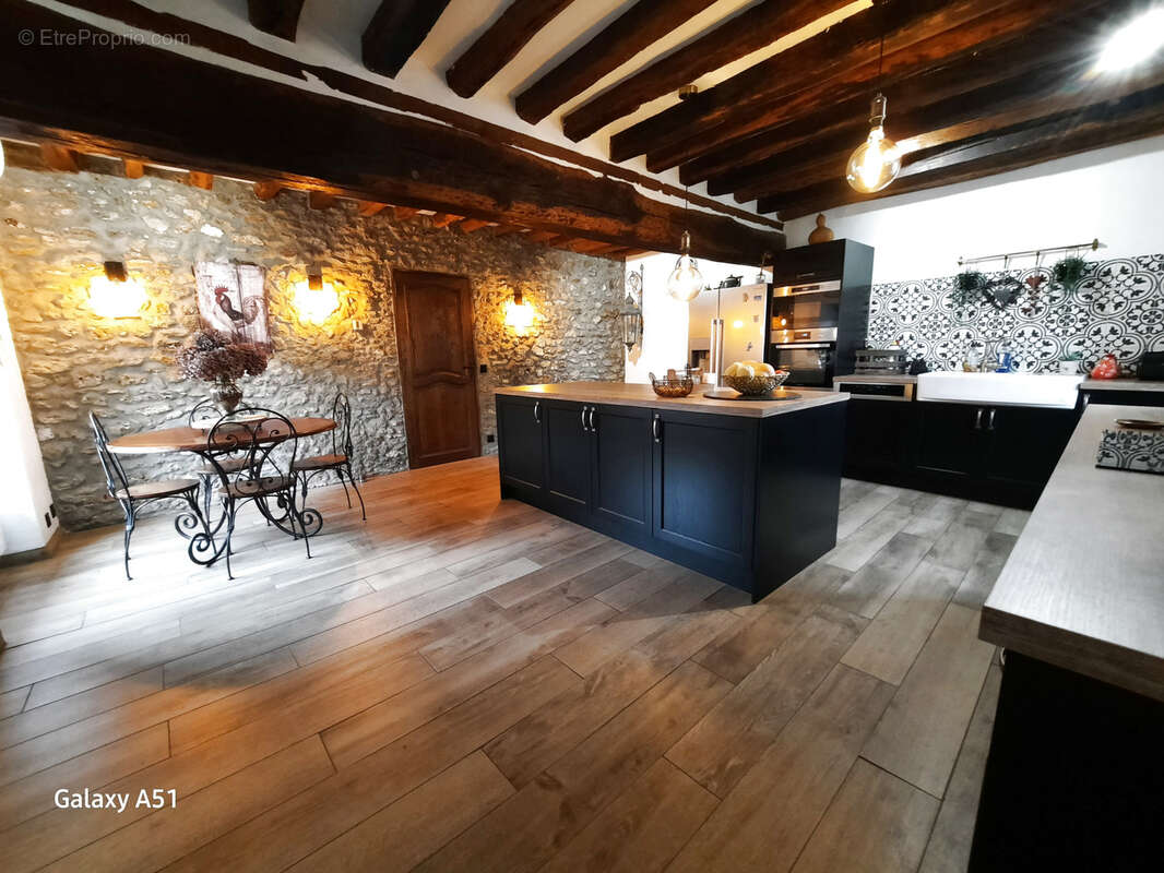 Maison à CRECY-LA-CHAPELLE