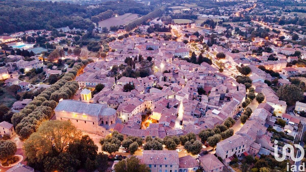 Photo 1 - Commerce à MALAUCENE