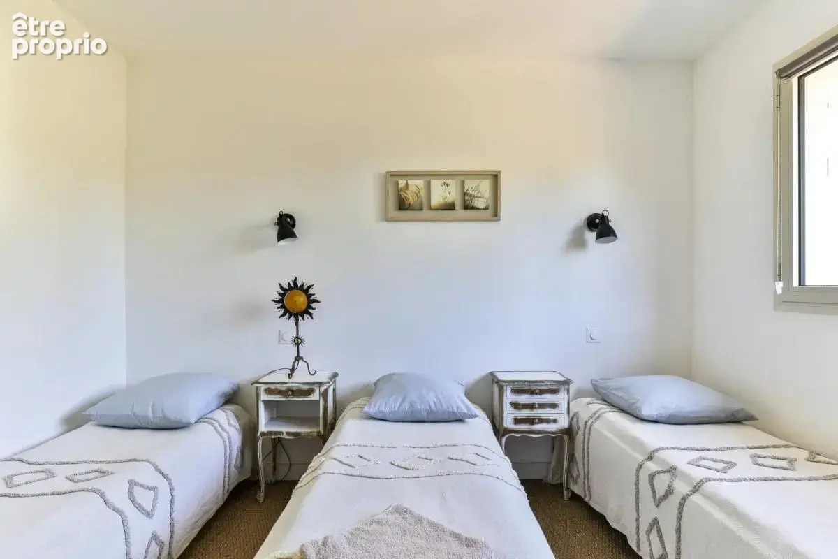 Maison de 7 pièces de 140 m² à Arès - photo 9