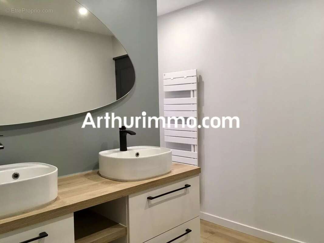 Maison à NUEIL-LES-AUBIERS