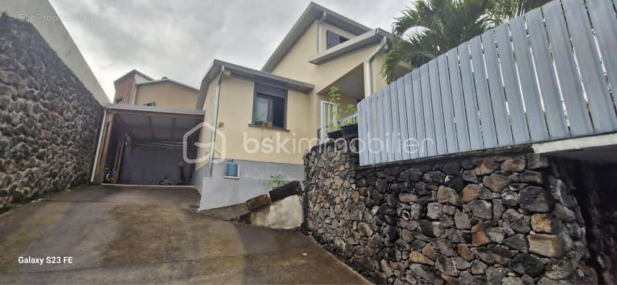 Villa contemporaine de 127 m² – Mont Vert Les Hauts – Saint-Pierre - photo 8