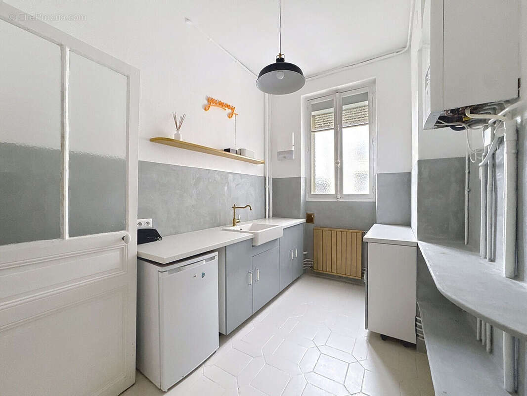 À vendre - rue de tambour - hyper centre de reims - appartement type 5 - 3 chambres - parking - cave - photo 10