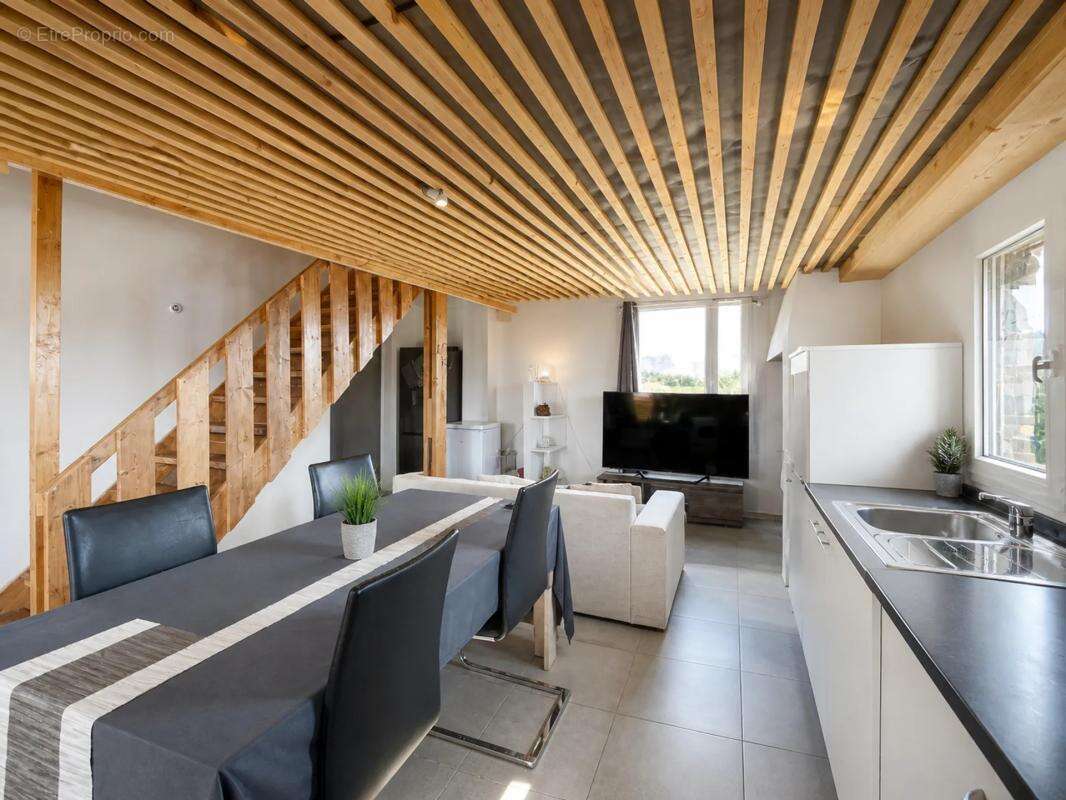 Ensemble immobilier - deux maisons louées sur un terrain 1 434m² - photo 7