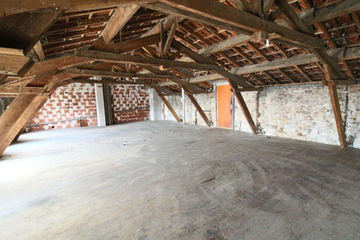 Maison à PUY-L&#039;EVEQUE