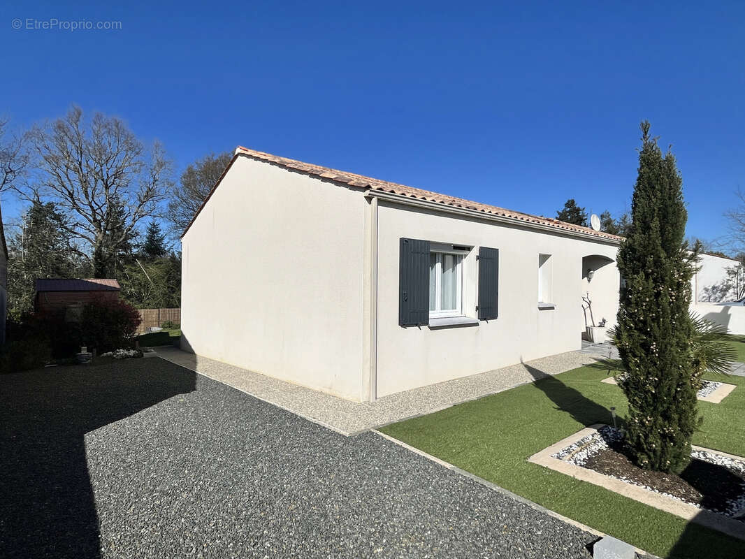 Maison à LE GIROUARD