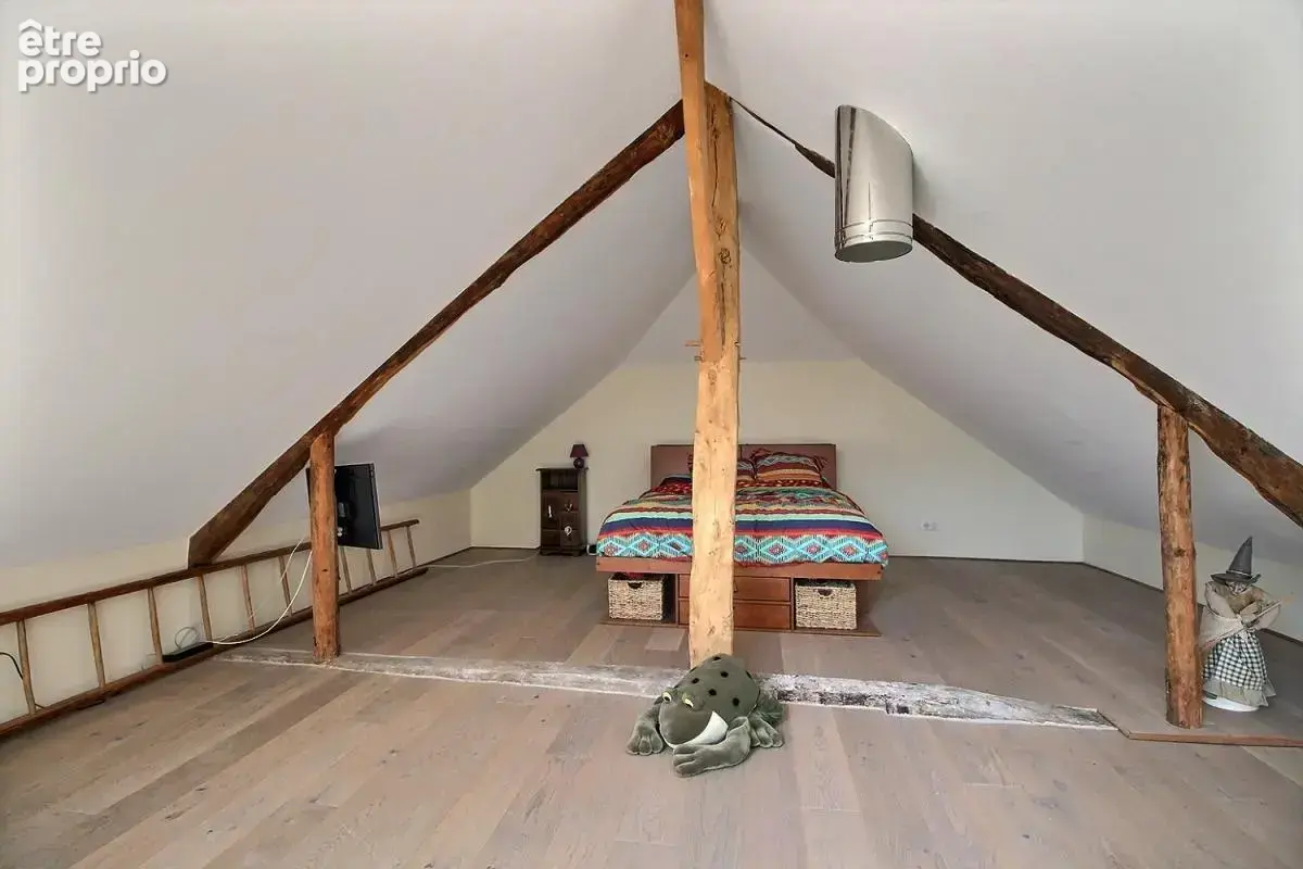 Maison indépendante de 218.63 m², terrain de 1928 m² - photo 13