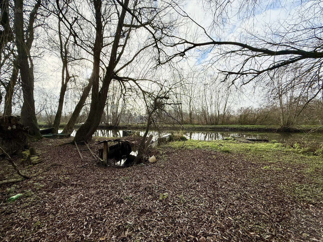 Terrain à VOYENNES