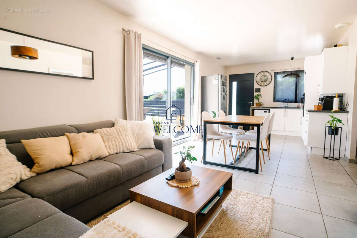 Maison 58 m² à Saint-Paul-Les-Fonts  - photo 2