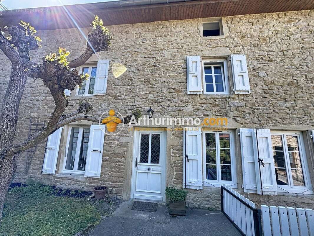 Maison à L'ISLE-D'ABEAU