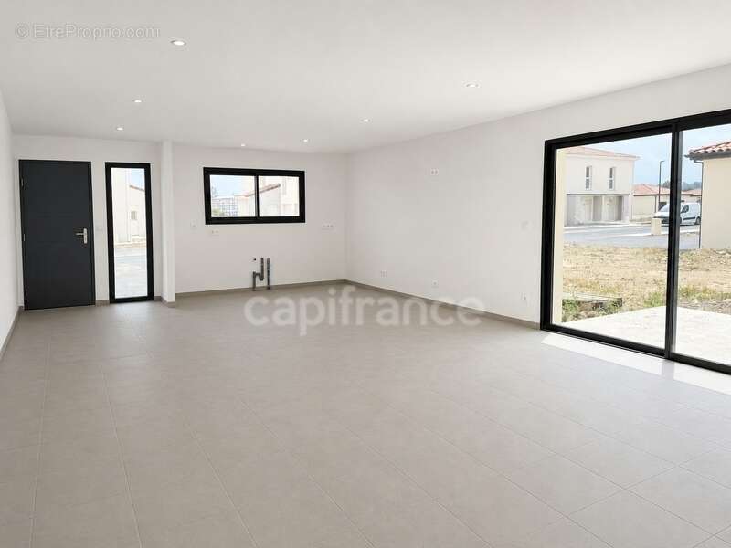 villa neuve T4 + garage RE2020 disponible à partir d'octobre 2026 - photo 4