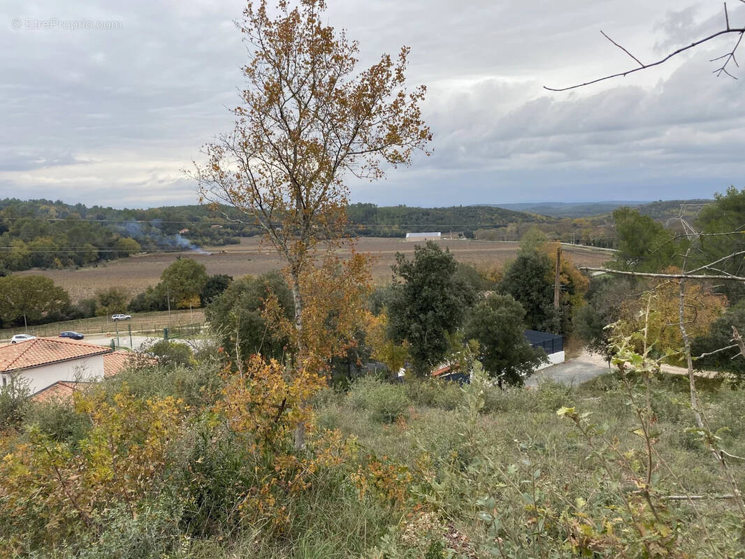 Terrain à FLASSANS-SUR-ISSOLE