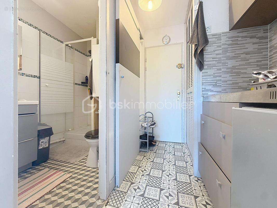 Studio de 23m2 au 2ème étage plein centre - photo 4