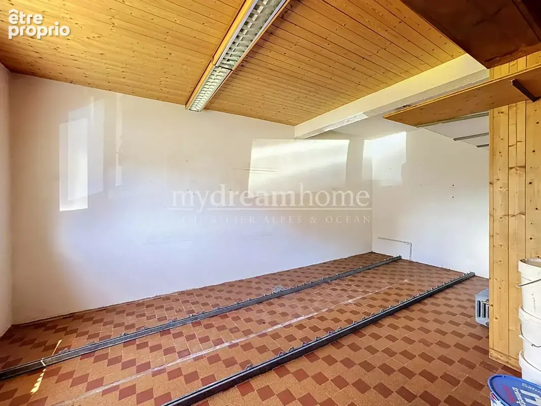 À VENDRE – Ensemble immobilier de 3 chalets à Notre Dame de Bellecombe (73590) - photo 17