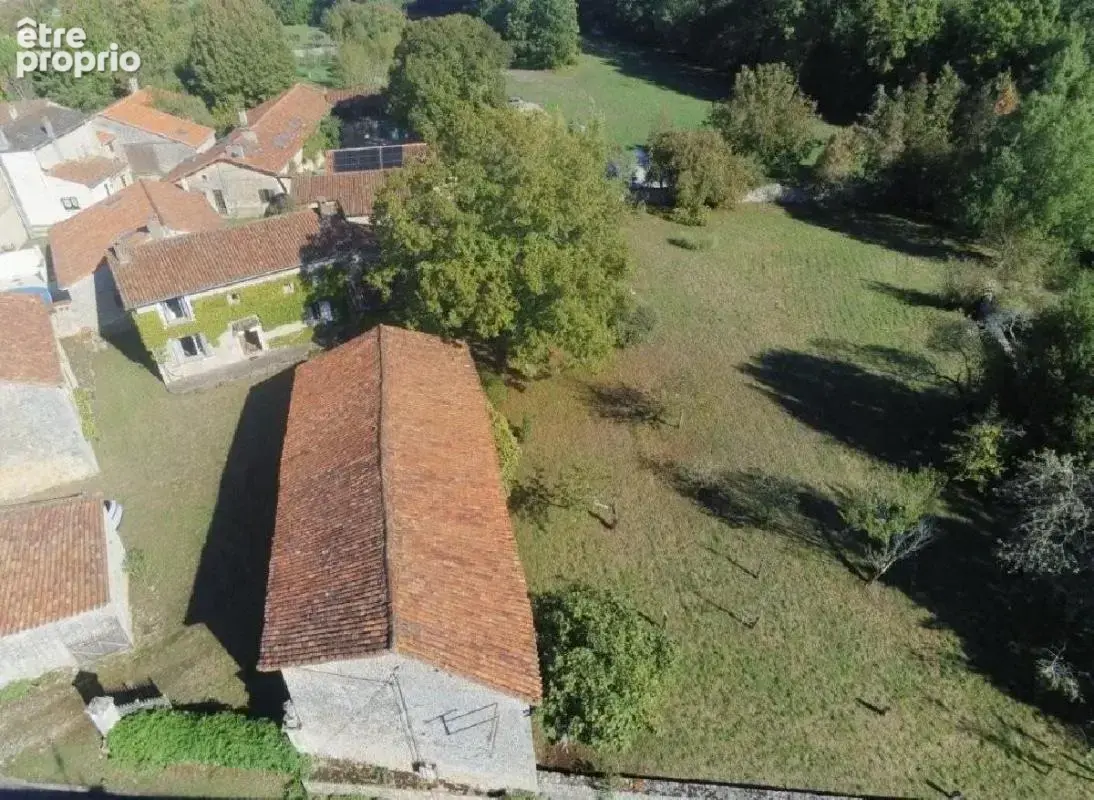Maison 9 pièces 181 m² à vendre à Aunac (16460) - photo 2