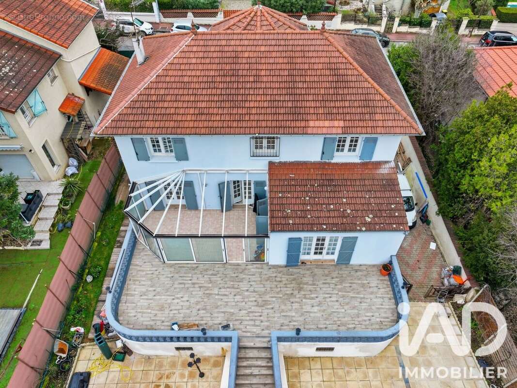 400 m² à Bron  - photo 2