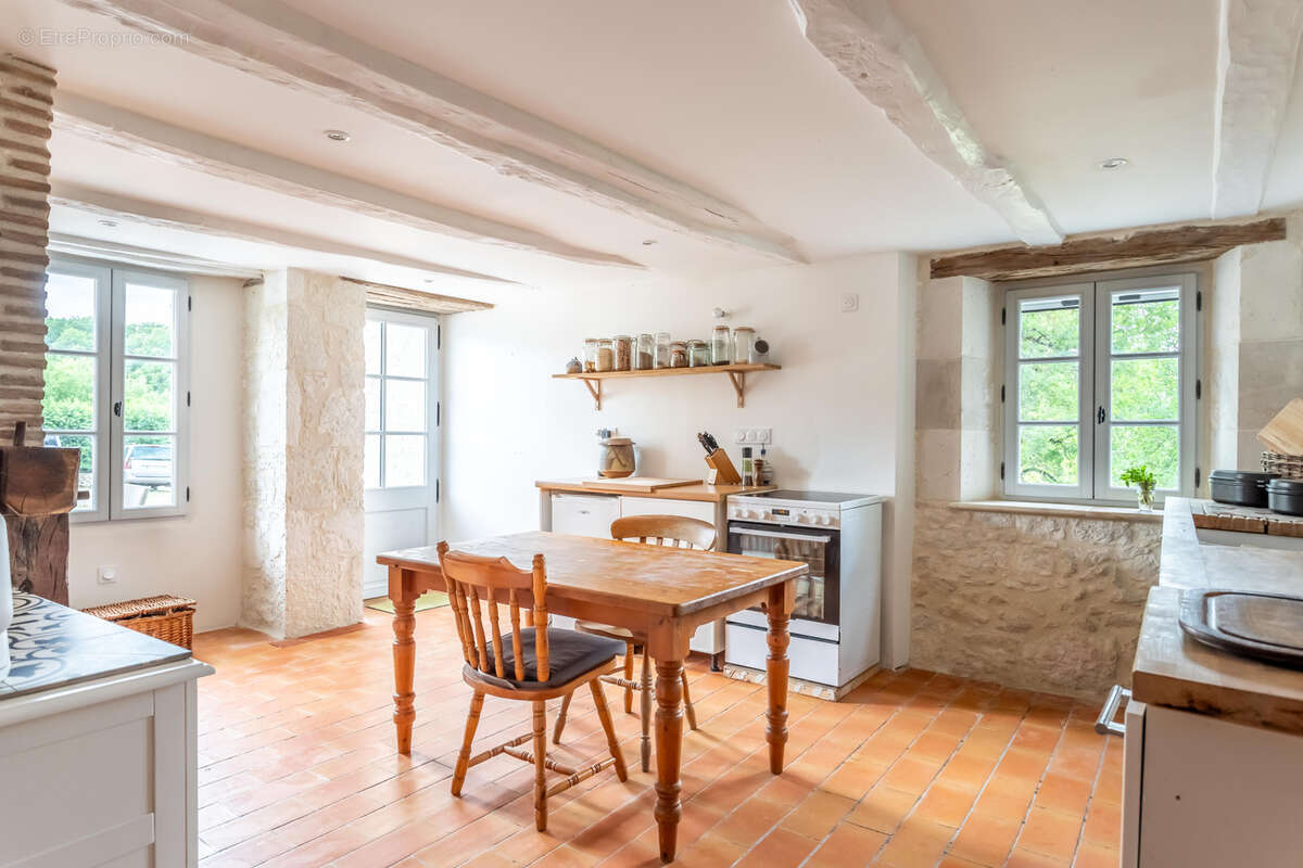 Maison à MONTAIGU-DE-QUERCY