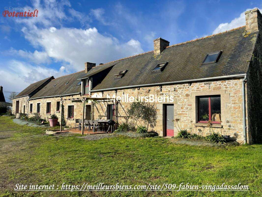 Maison à TREGONNEAU