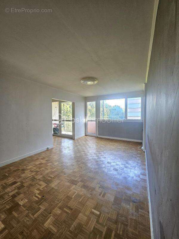 Appartement à LES MUREAUX