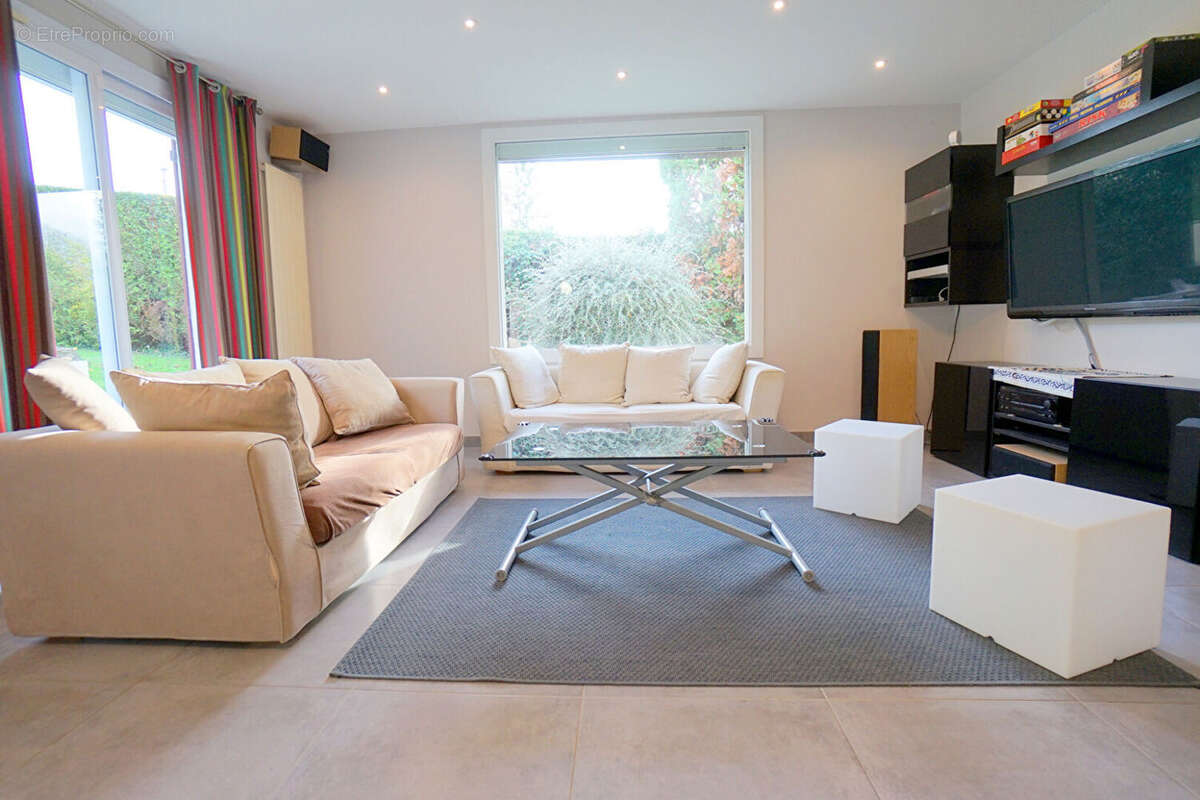 Maison à MEZIERES-SUR-SEINE