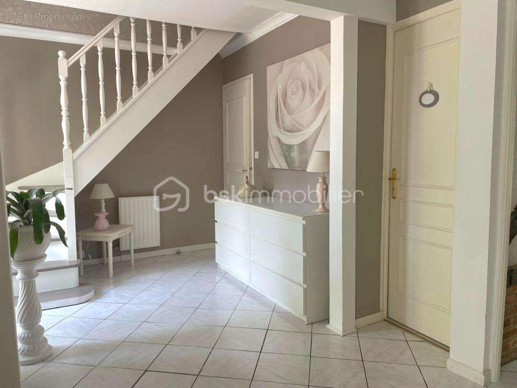 Maison de 164 m² avec piscine - CHEILLE - photo 5