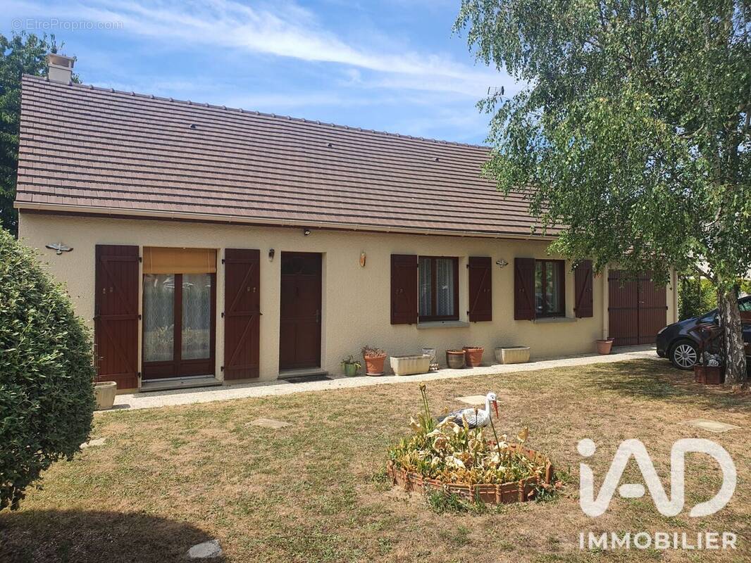 Maison 88 m² à Villeneuve-La-Guyard  - photo 1