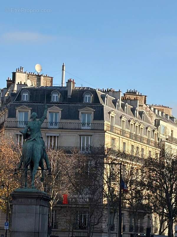 Appartement à PARIS-16E