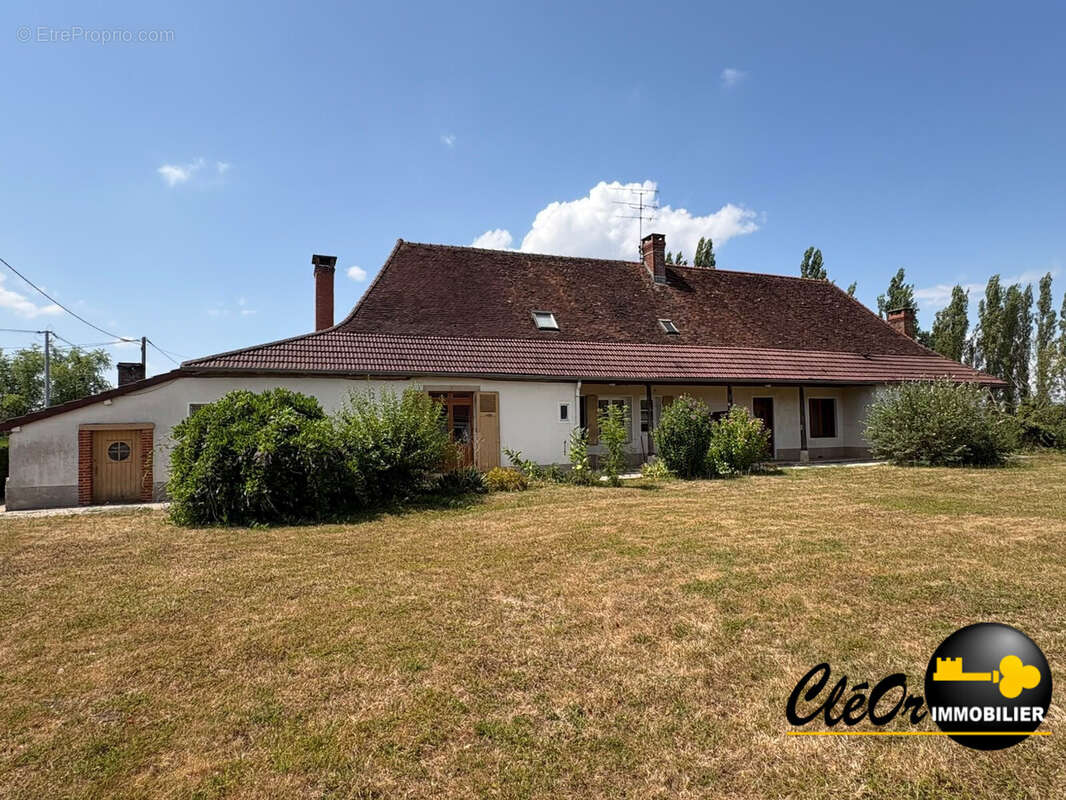 Maison 200 m² à Sagy  - photo 2