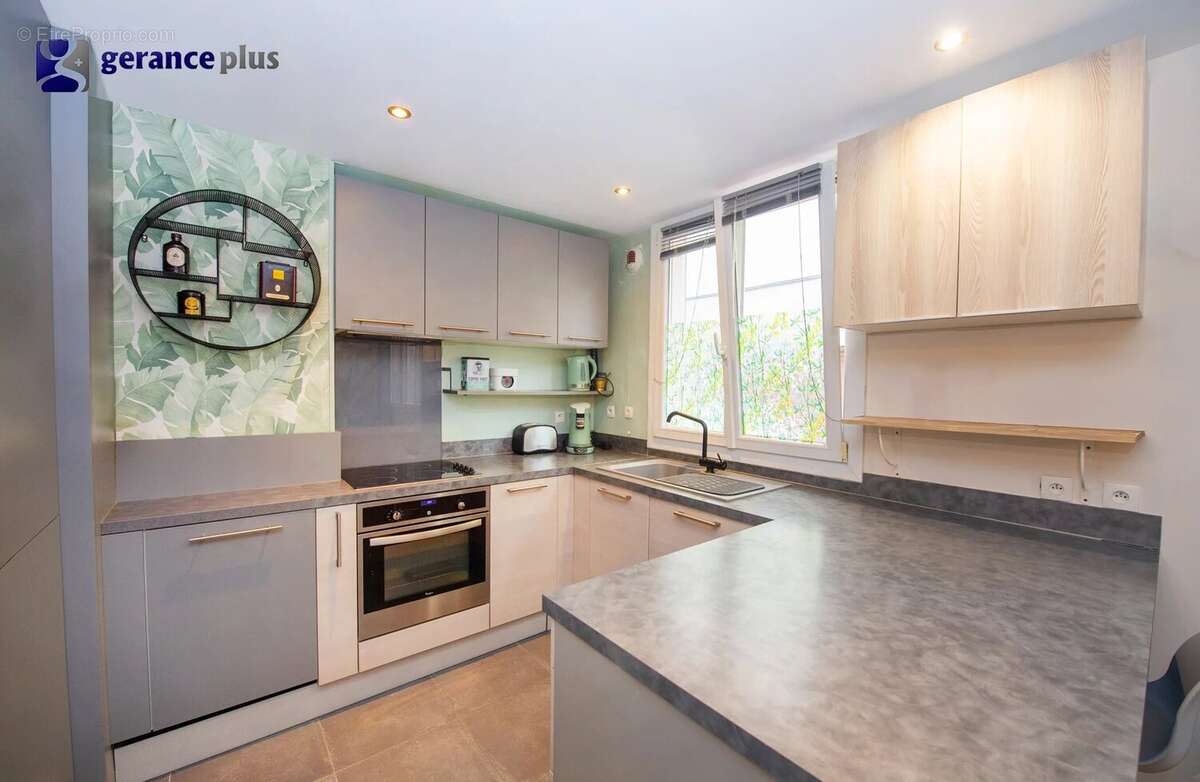 Appartement à PARIS-17E