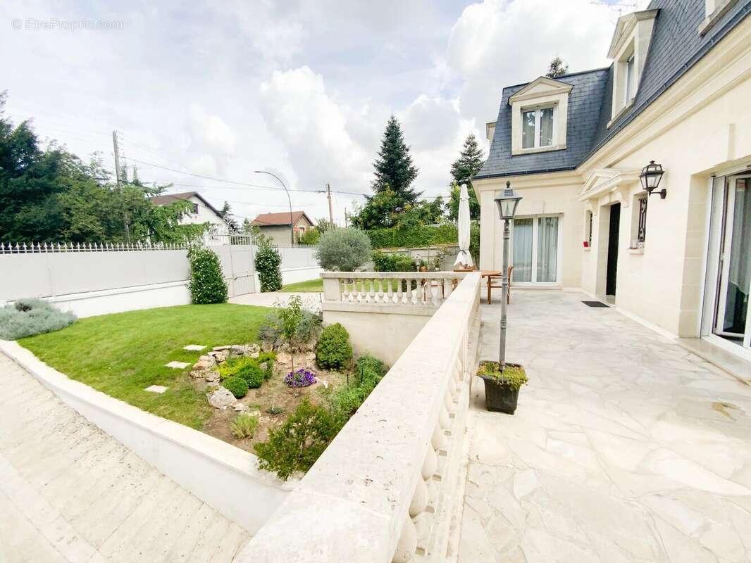 Maison à LE RAINCY