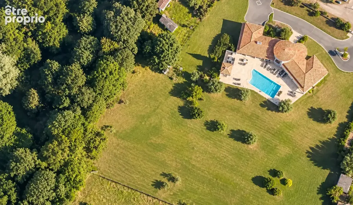 Maison 9 pièces 233 m² à vendre à Saint-Herblain (44800) - photo 1