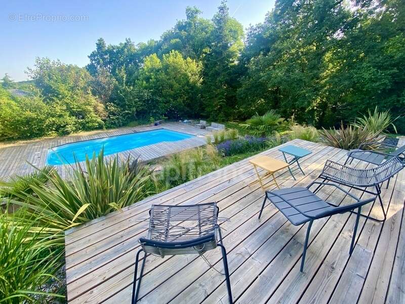 Maison à vendre 8 pièces  () - photo 2