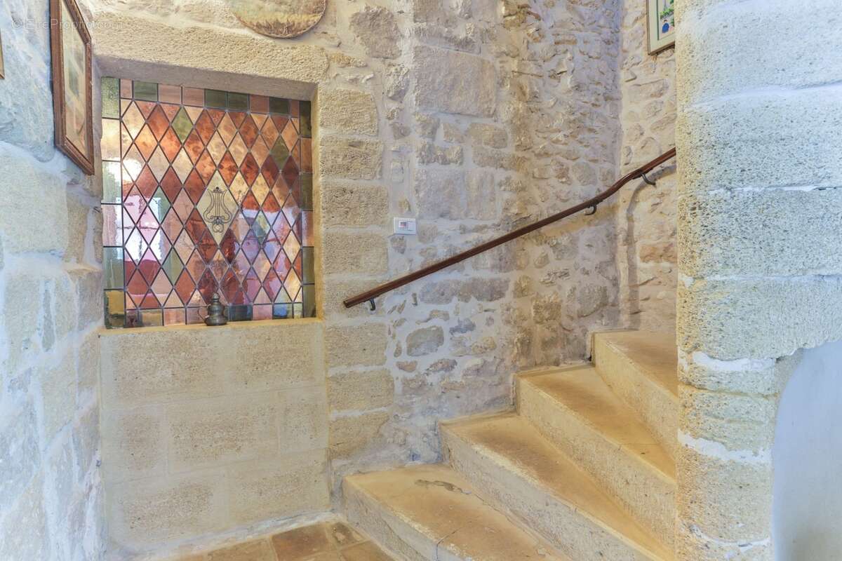 Demeure de caractère avec jardin clos, piscine et dépendances – à 10 mn d’Uzès  - photo 10