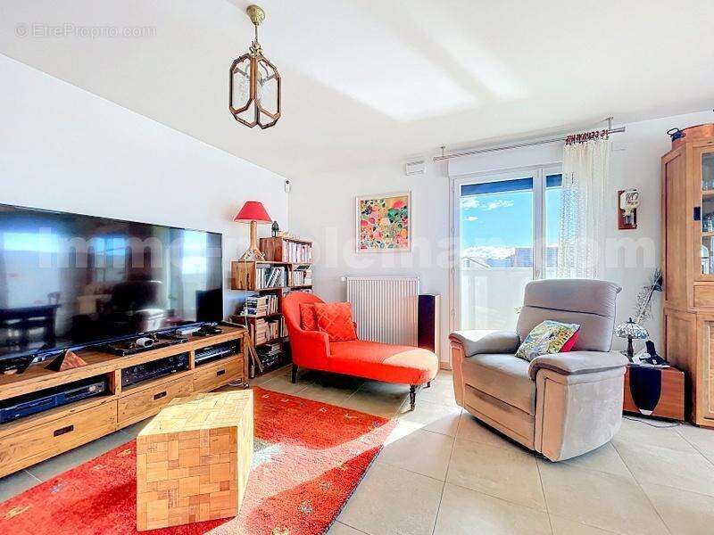 Appartement_T4_Ville_la_grand_Genève_Ceva_tram_Suisse__attique_famille_séjour_salle_a_manger_salon_cuisine_ouverte_chambre_salle_de_bain_terrasse_ - Appartement à VILLE-LA-GRAND