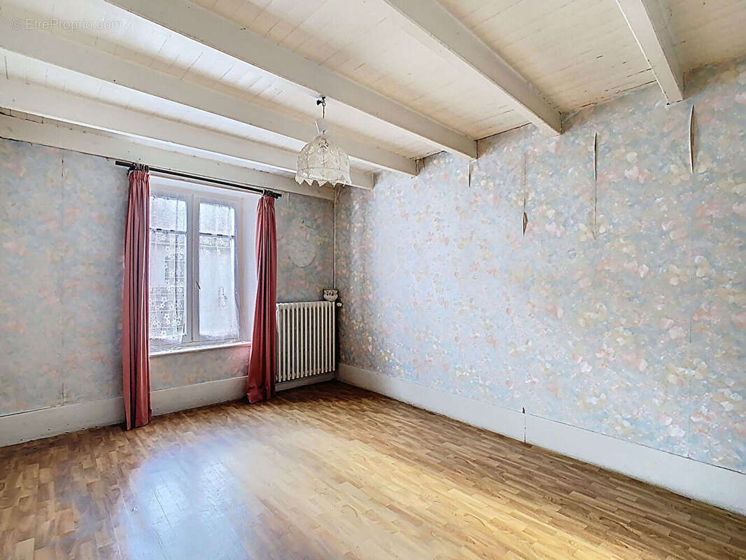 Maison à DAMPIERRE