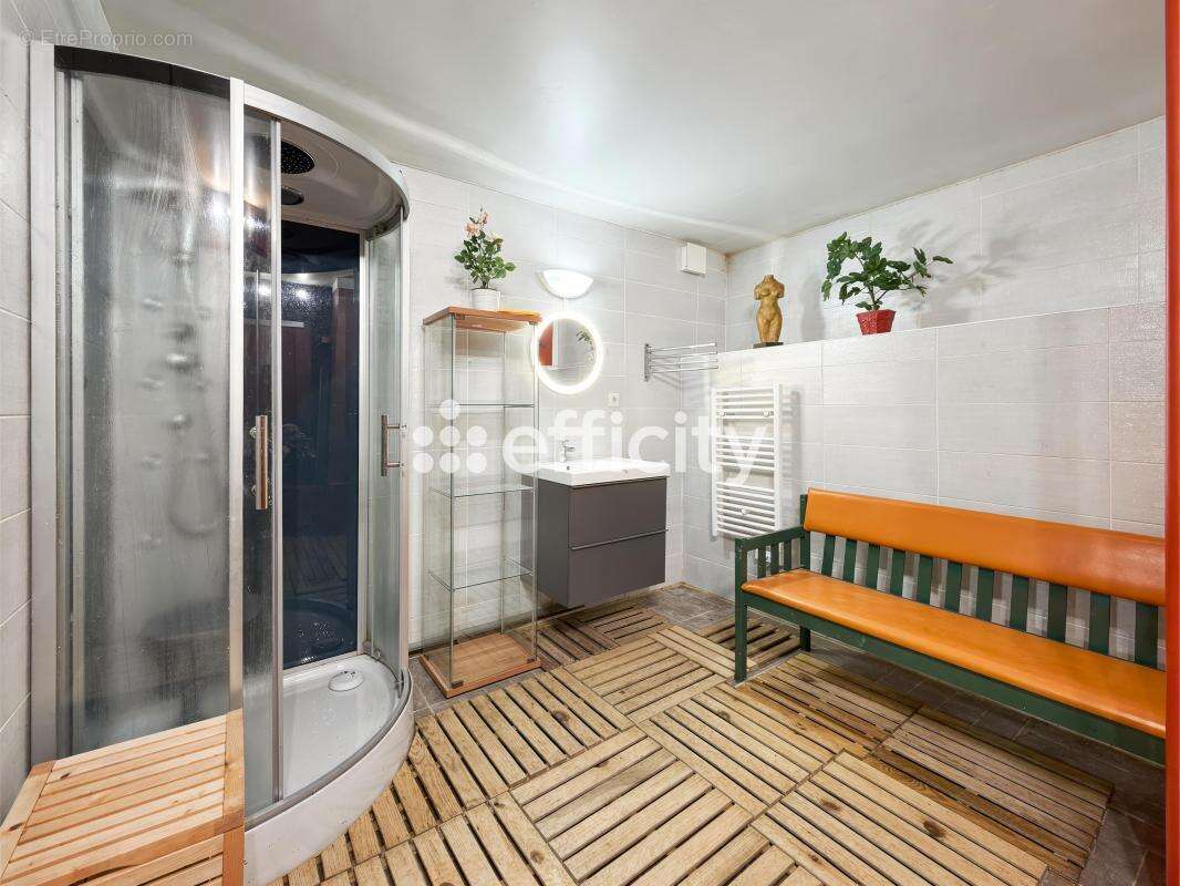 Maison 149 m² à Saint-Regle  - photo 21