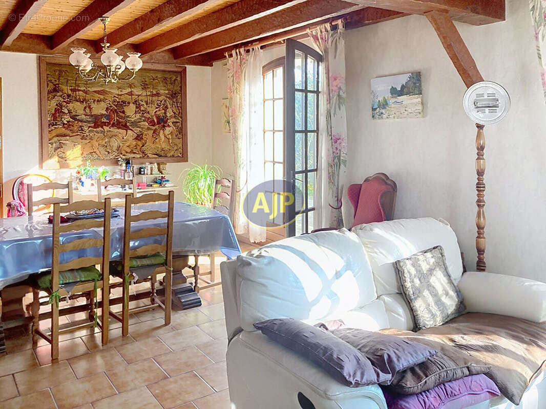 Maison à GRAYAN-ET-L'HOPITAL