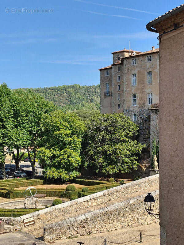 Appartement à ENTRECASTEAUX