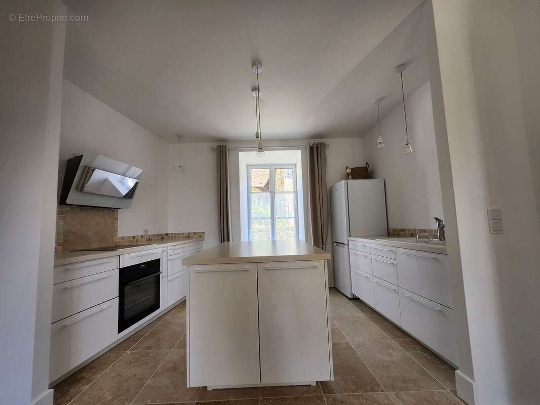 Maison à SAINT-GERMAIN-LES-BELLES