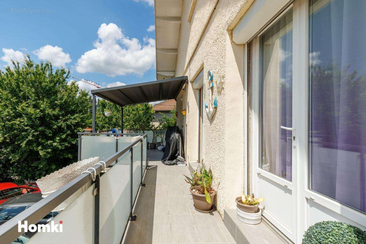 Appartement à SAINT-SYMPHORIEN-D'OZON