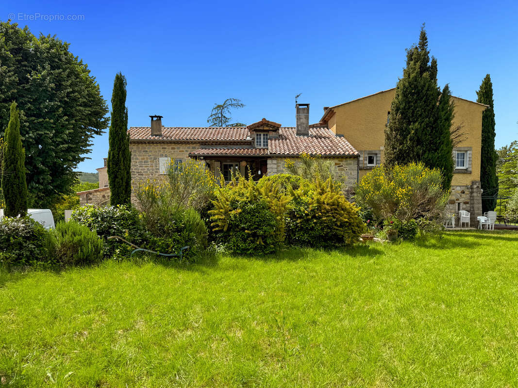 Maison à VILLENEUVE-DE-BERG