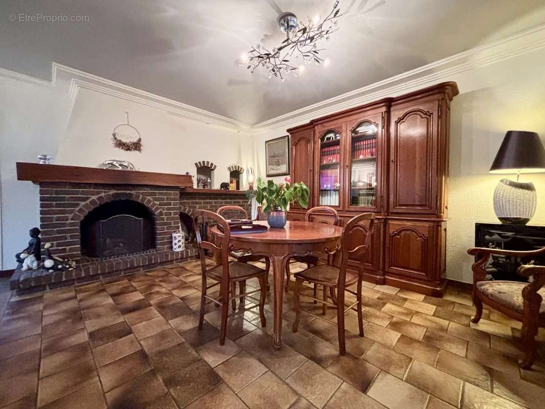 Maison à LES RUES-DES-VIGNES