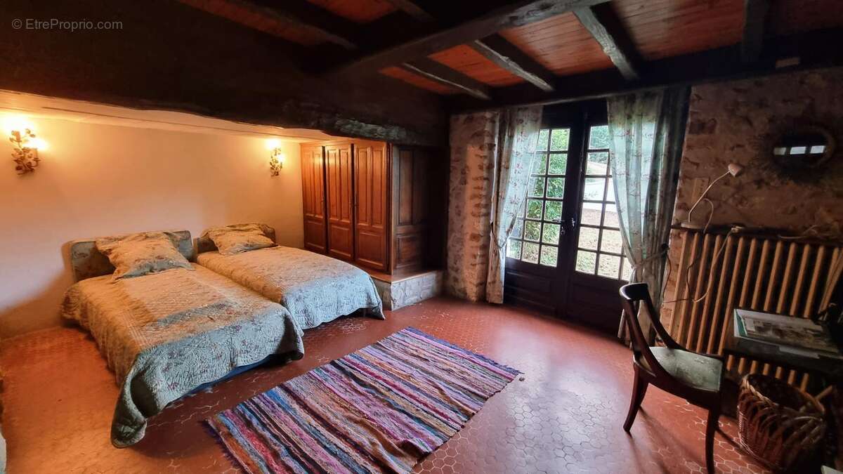 Maison à SAINT-PAUL-DE-SERRE