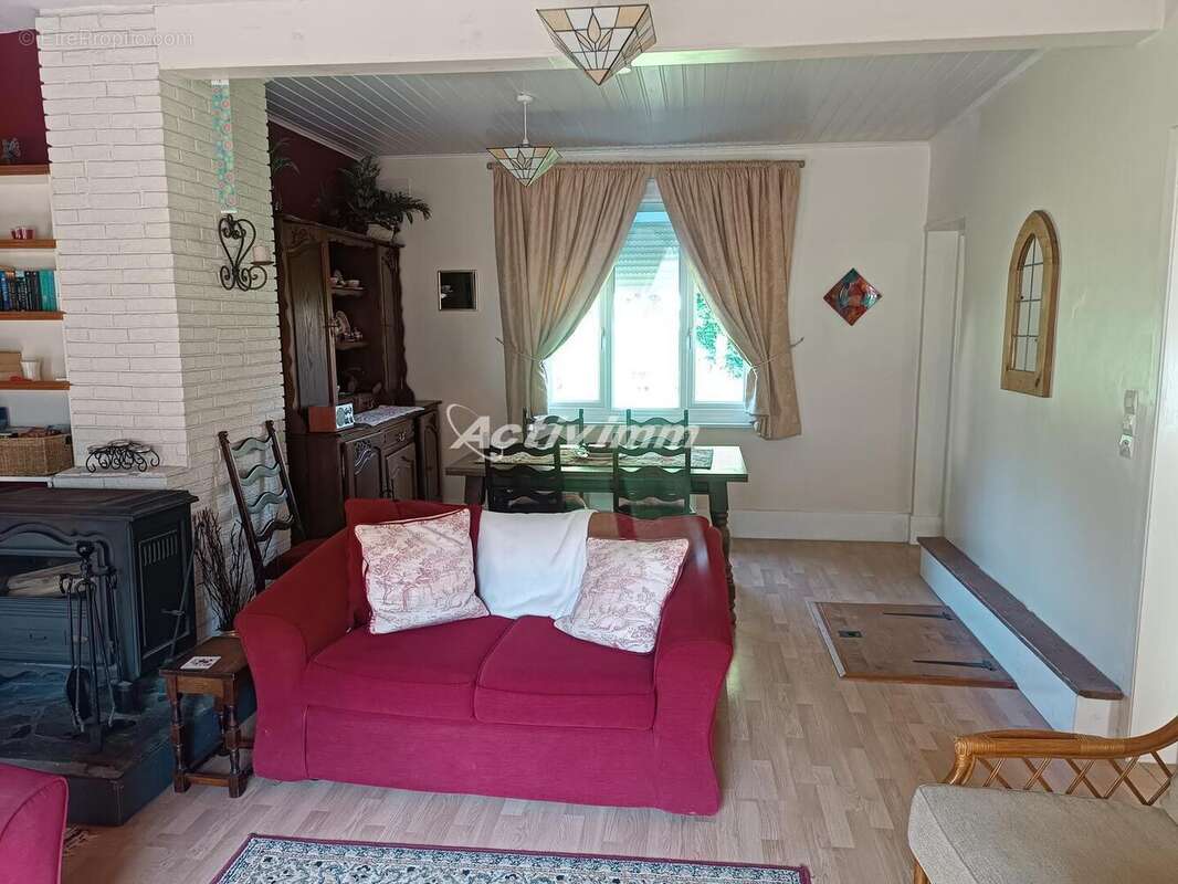 4217 45 - Maison à LINZEUX