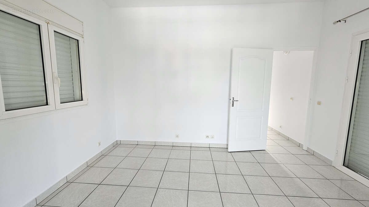 NOUVEAU PRIX! Grande villa avec piscine, Piton St Leu. - photo 14