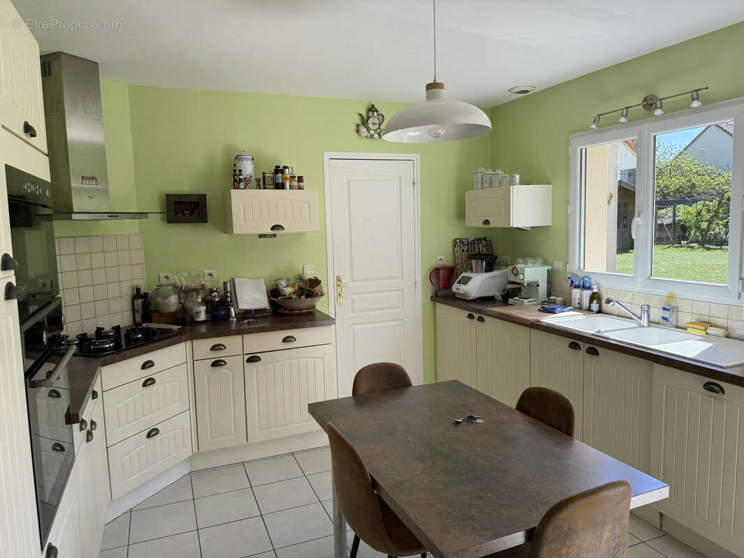 Maison à YVRE-L'EVEQUE